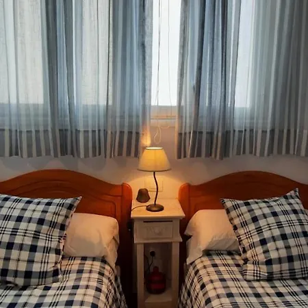 Isamaria Parque Santa Catalina Las Palmas / Gran Canaria